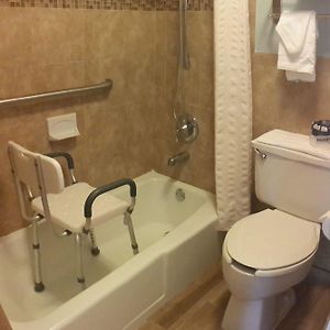 Deluxe  King Room Mobility or hearing accessible